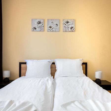 Nomad Haven: 1Bd Flat With Balcony & Desk Διαμέρισμα Σόφια Εξωτερικό φωτογραφία